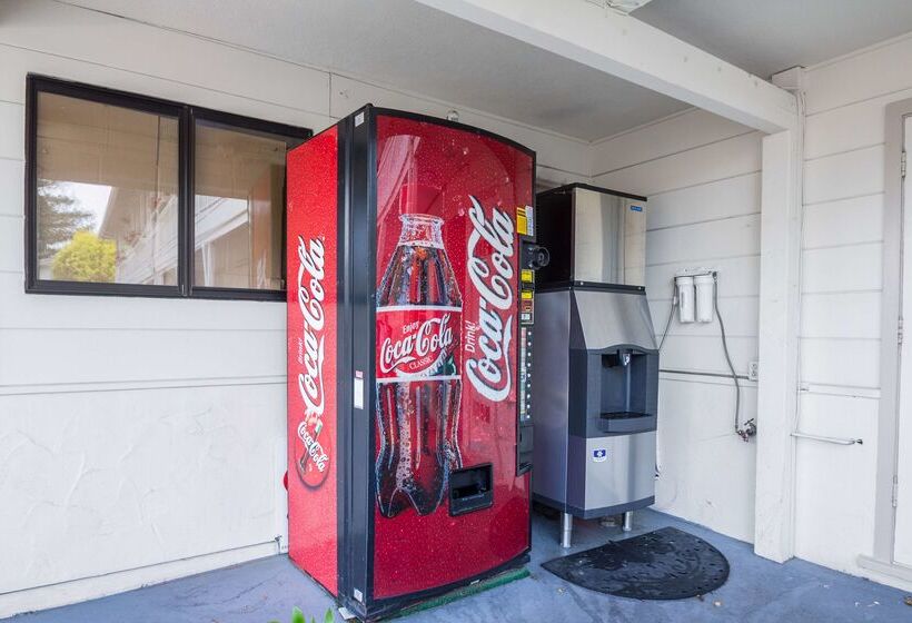 酒店 Fisherman S Cove Inn