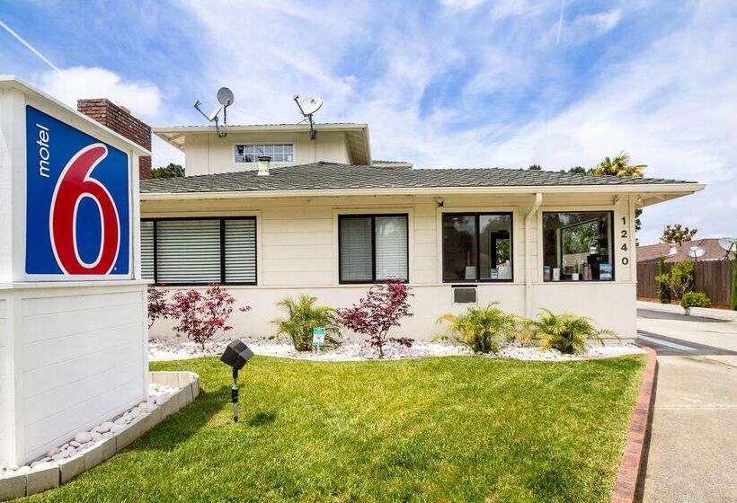 酒店 Fisherman S Cove Inn