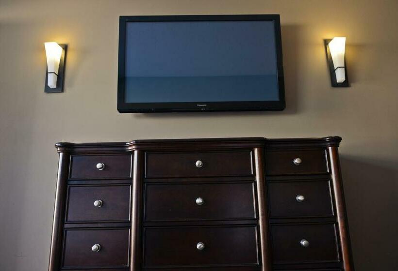 121 Steakhouse & Motel