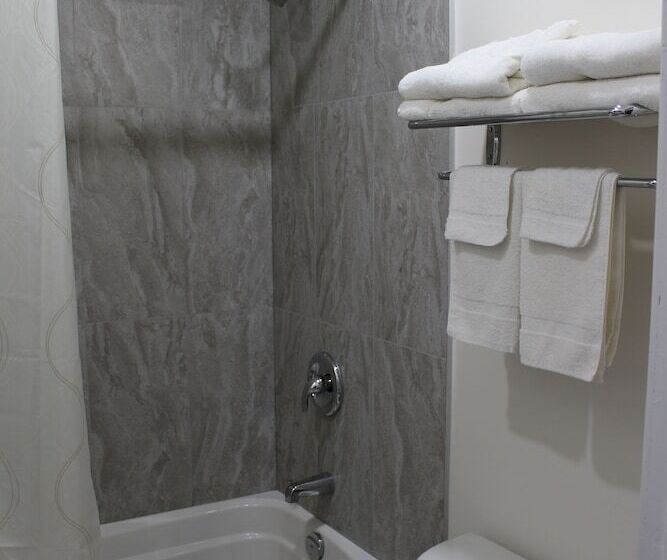 فندق على الطريق Sauble Beach Lodge