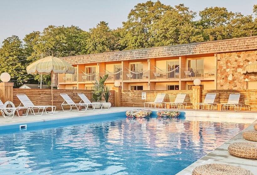 The June Motel, Sauble Beach