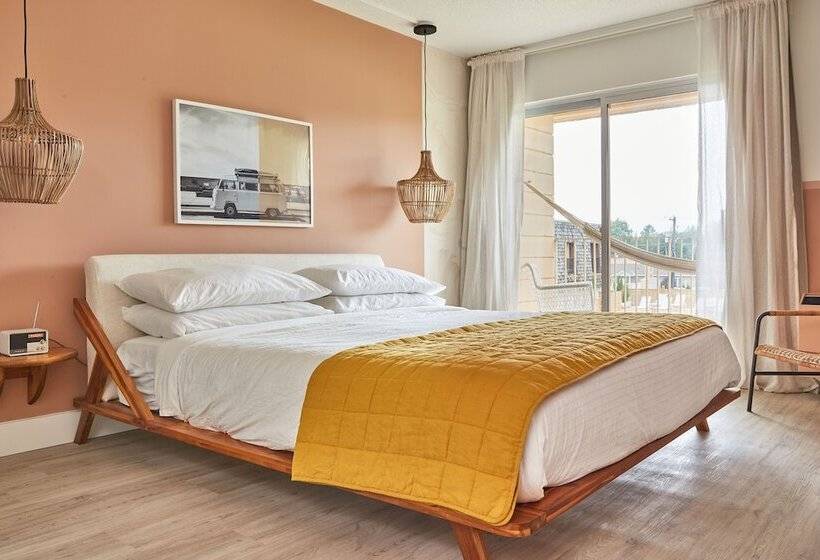 The June Motel, Sauble Beach