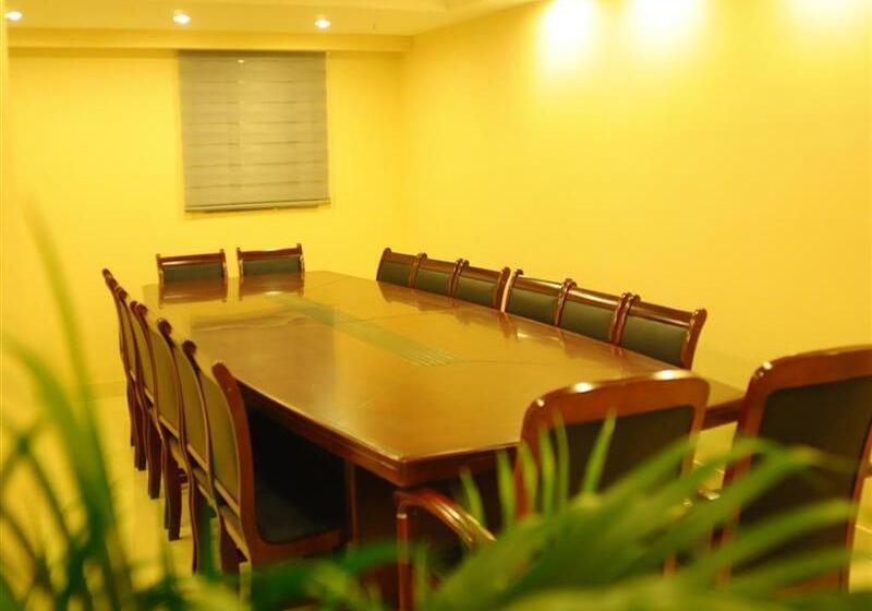 Отель Greentree Inn Huaian Lianshui Jindi International Garden Business