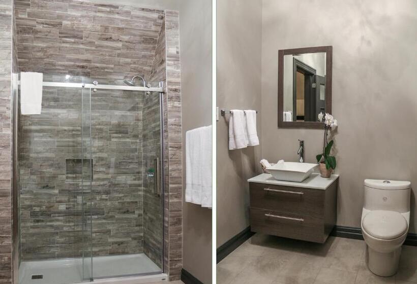 بنسيون Russelltown Inn