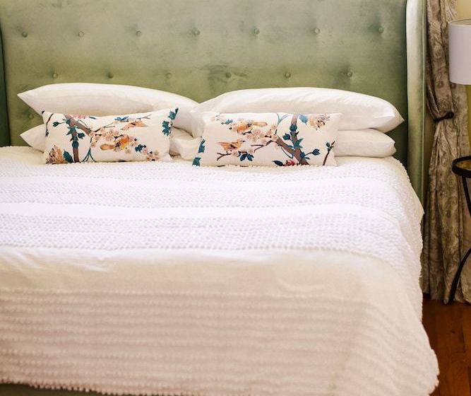 Azalea Inn Bed & Breakfast