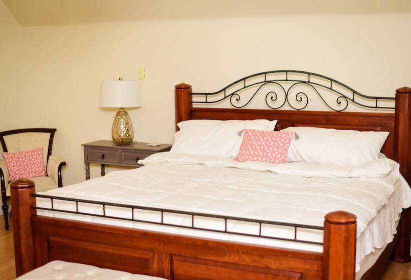 Azalea Inn Bed & Breakfast