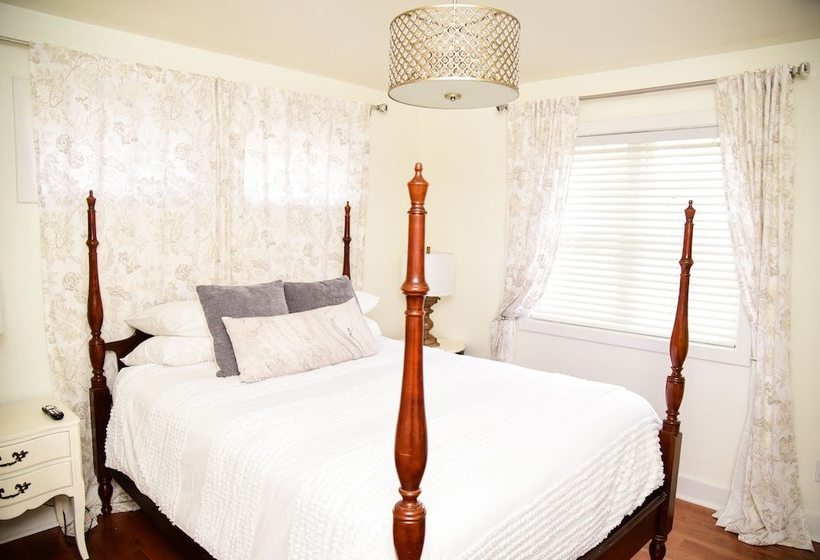 Azalea Inn Bed & Breakfast