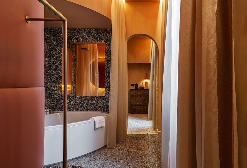 Enterprise Hotel Design & Boutique