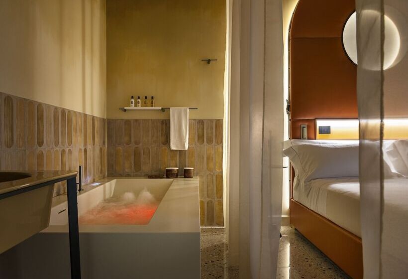 Enterprise Hotel Design & Boutique