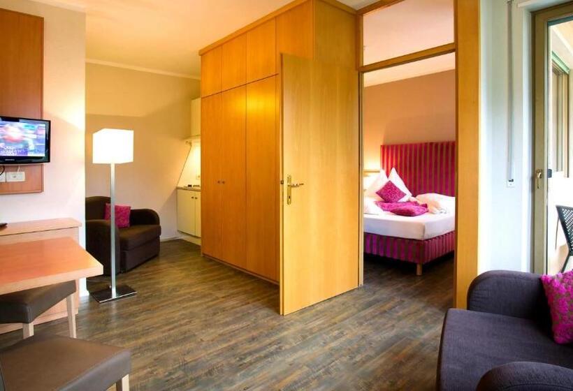 Flora Hotel & Suites