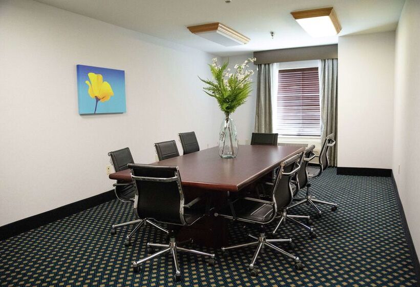 Hampton Inn & Suites Fresno