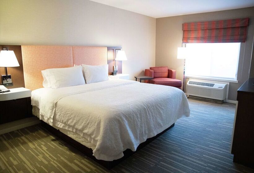 Hampton Inn & Suites Fresno