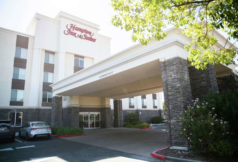 Hampton Inn & Suites Fresno