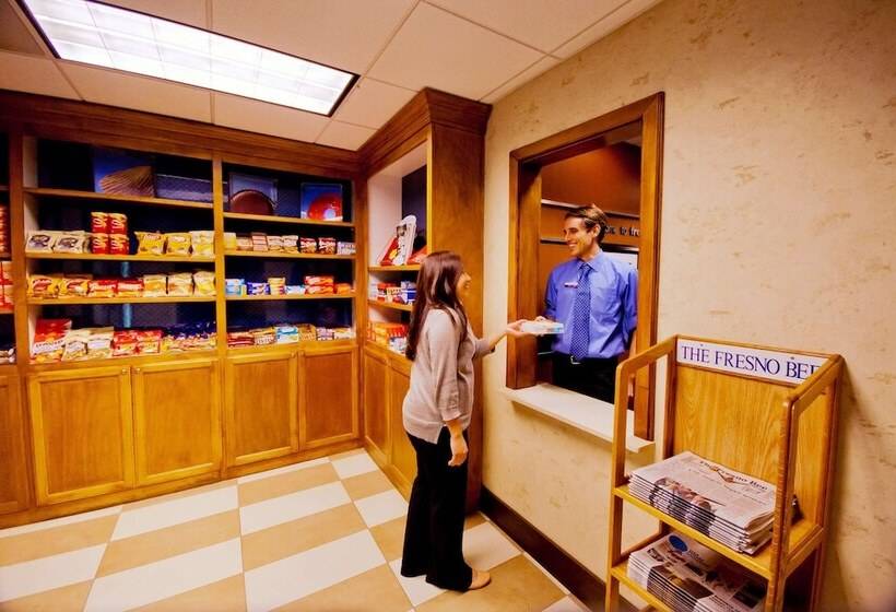 Hampton Inn & Suites Fresno