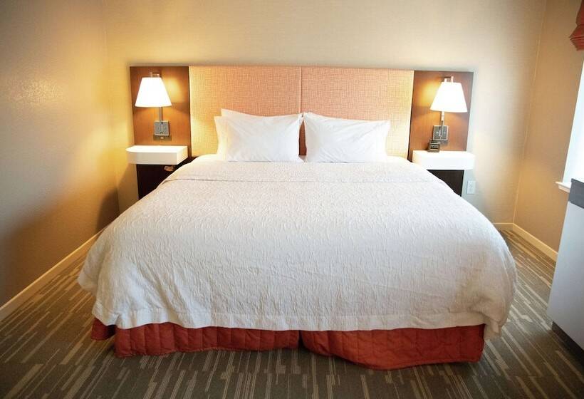 Hampton Inn & Suites Fresno