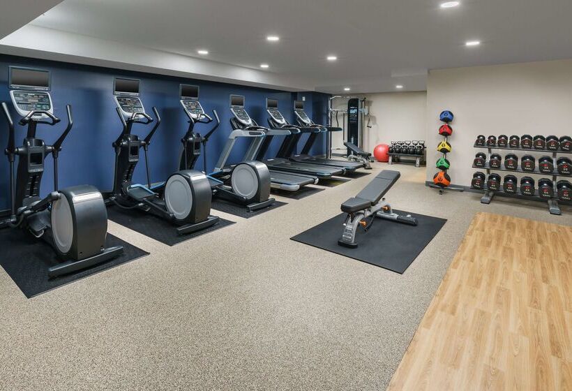 Hampton Inn & Suites Baltimore Inner Harbor