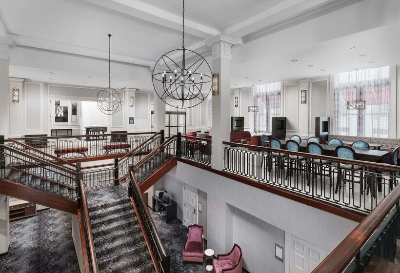 Hampton Inn & Suites Baltimore Inner Harbor