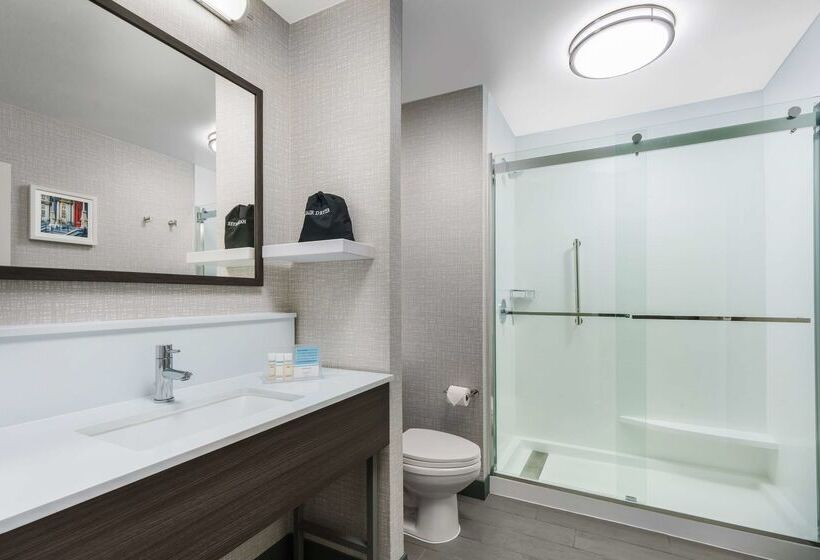 Hampton Inn & Suites Baltimore Inner Harbor