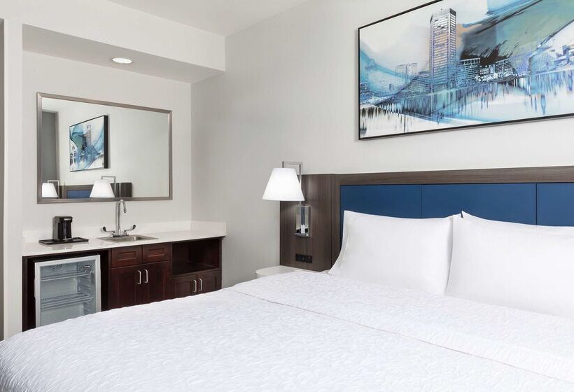 Hampton Inn & Suites Baltimore Inner Harbor