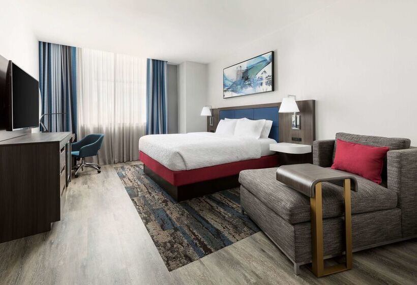 Hampton Inn & Suites Baltimore Inner Harbor