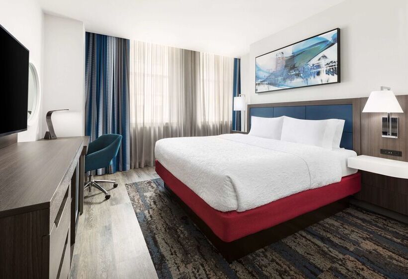 Hampton Inn & Suites Baltimore Inner Harbor