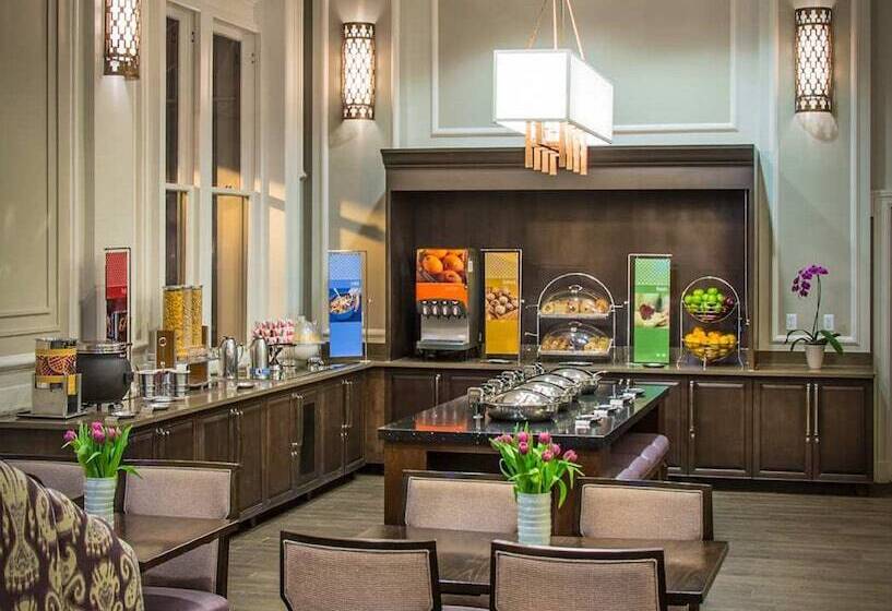 Hampton Inn & Suites Baltimore Inner Harbor