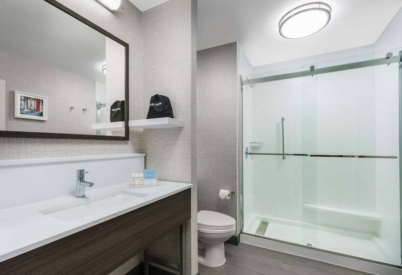 Hampton Inn & Suites Baltimore Inner Harbor