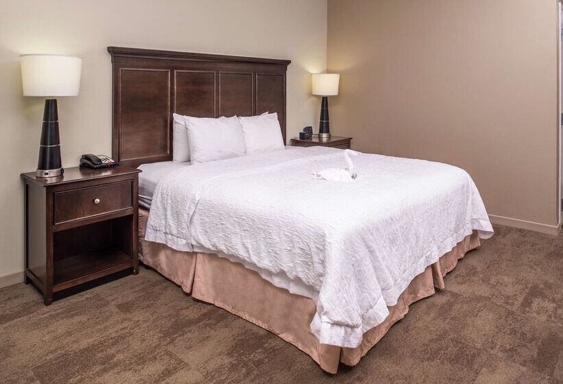 Hampton Inn & Suites Charlottearrowood Rd