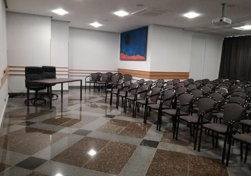 בית מלון כפרי Addaura Village E Congressi