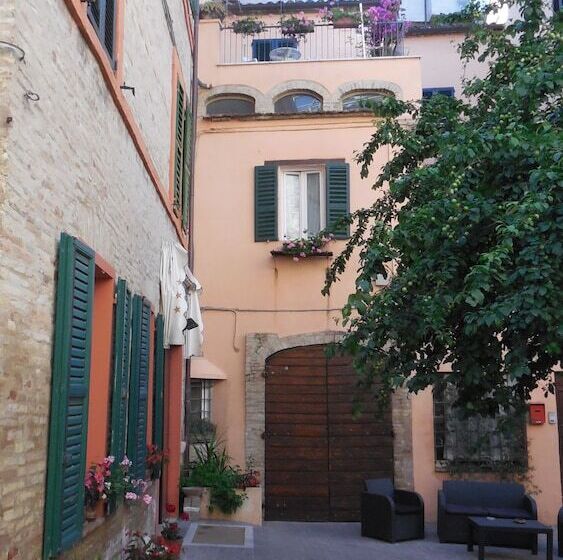 هتل Albergo Arena