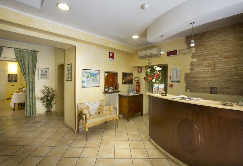 هتل Albergo Arena