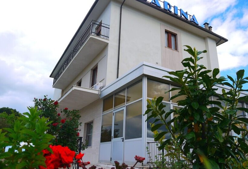 هتل Albergo Villa Marina