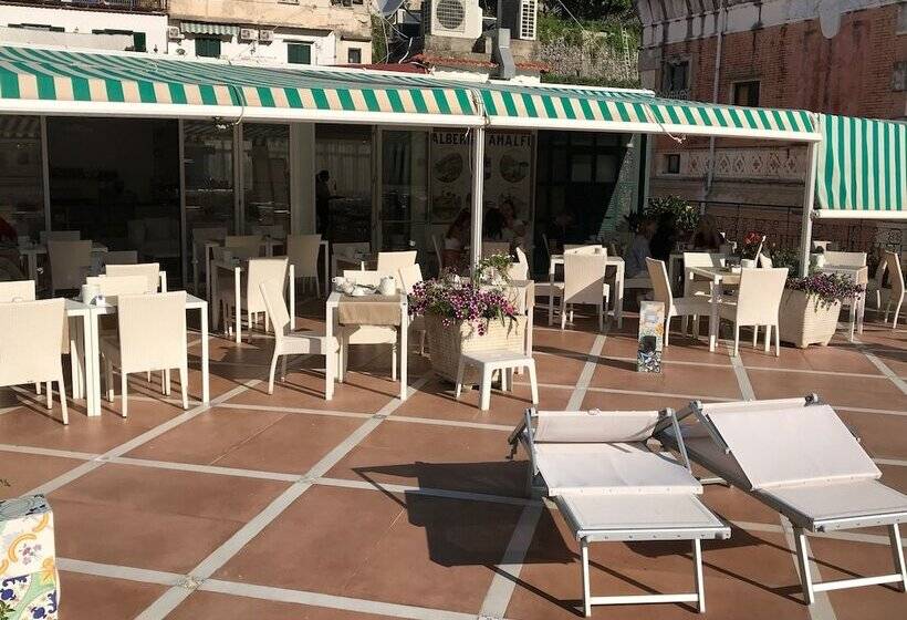 Отель Amalfi