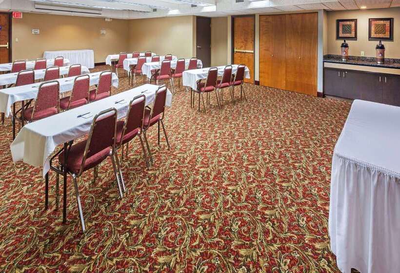 Отель Americinn By Wyndham Omaha