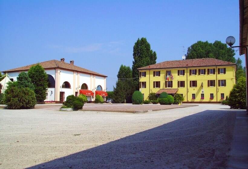 فندق Antico Casale