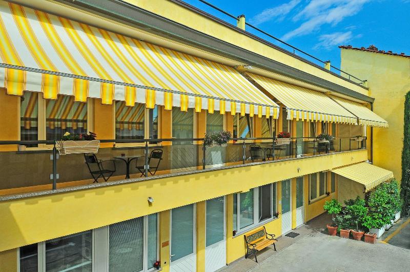هتل B&b Ai Cipressi