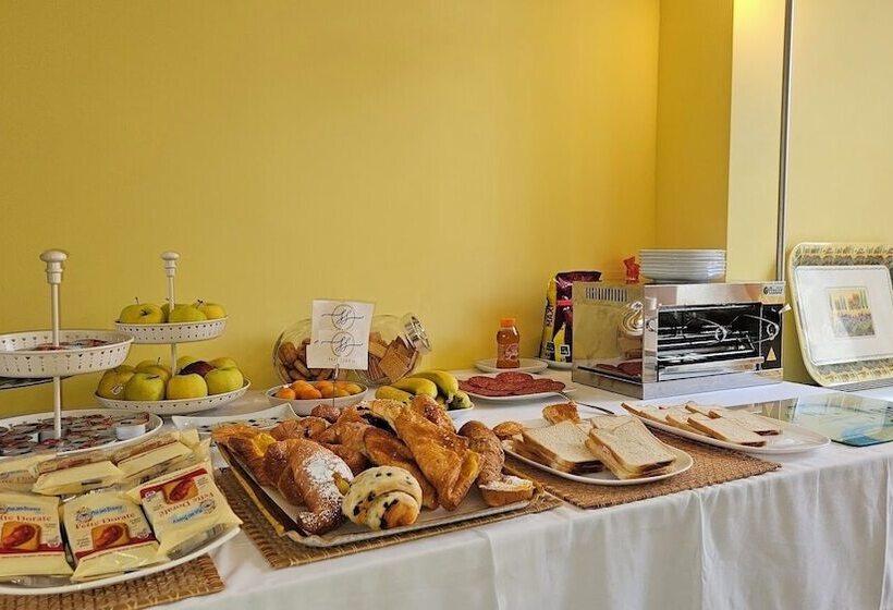 هتل B&b Ai Cipressi