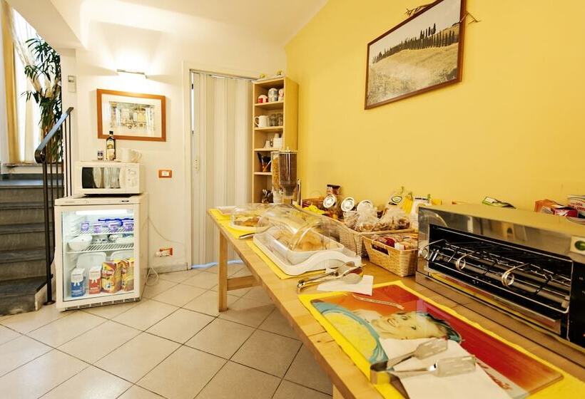 هتل B&b Ai Cipressi