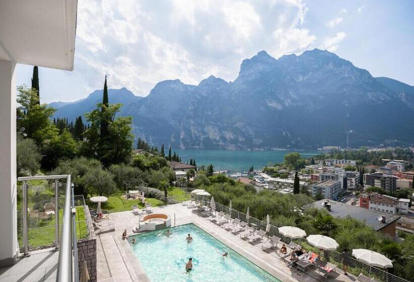 Отель Benacus Panoramic