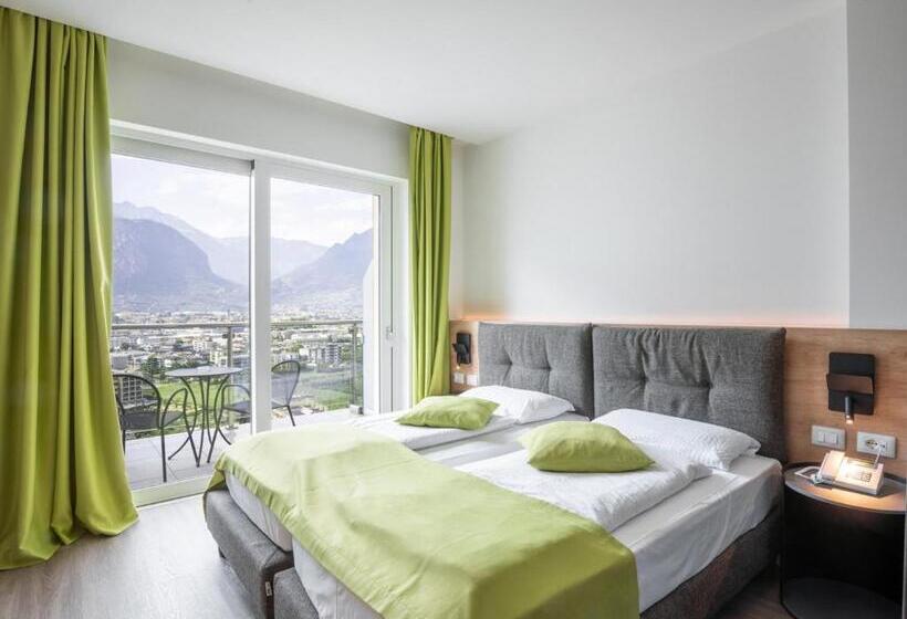 Отель Benacus Panoramic