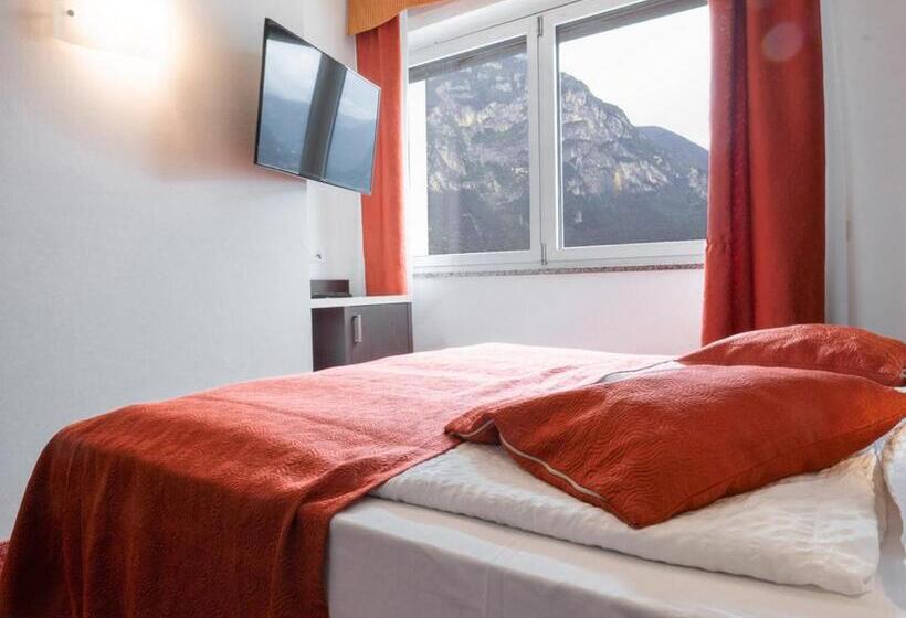 Отель Benacus Panoramic