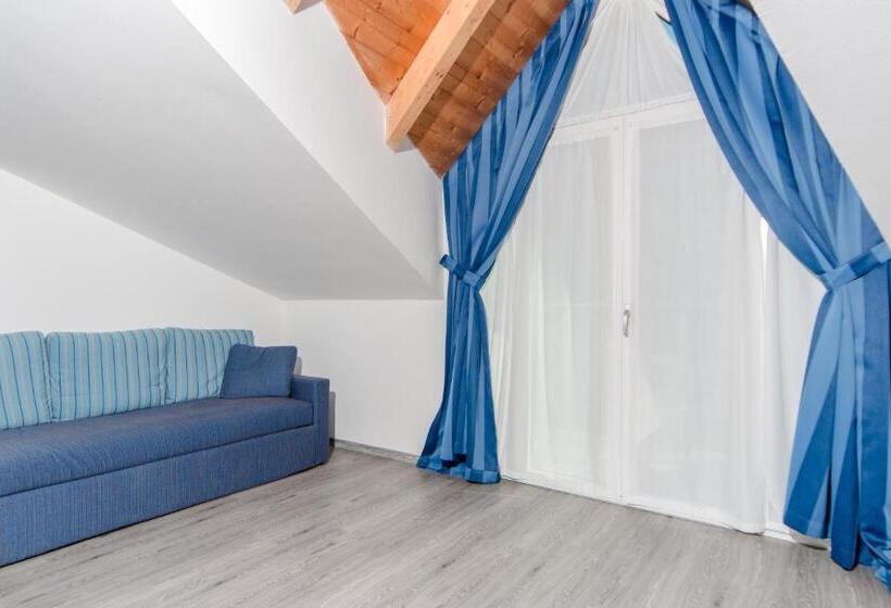 هتل Benacus Panoramic