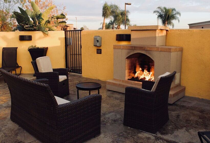 בית מלון כפרי Best Western Plus Arrowhead