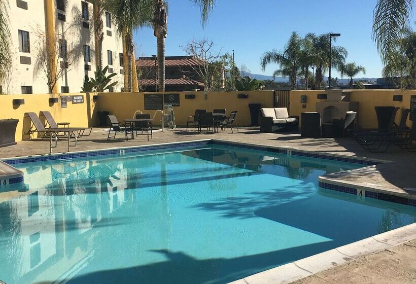 בית מלון כפרי Best Western Plus Arrowhead