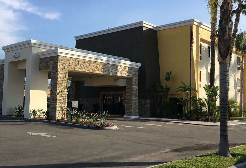 בית מלון כפרי Best Western Plus Arrowhead