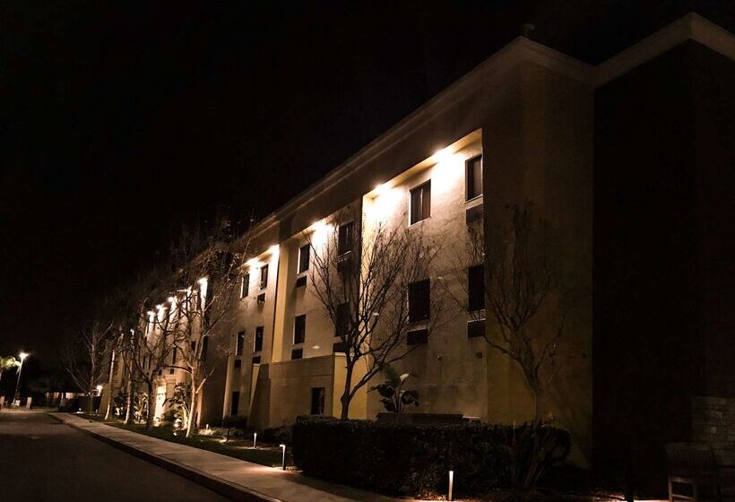 בית מלון כפרי Best Western Plus Arrowhead