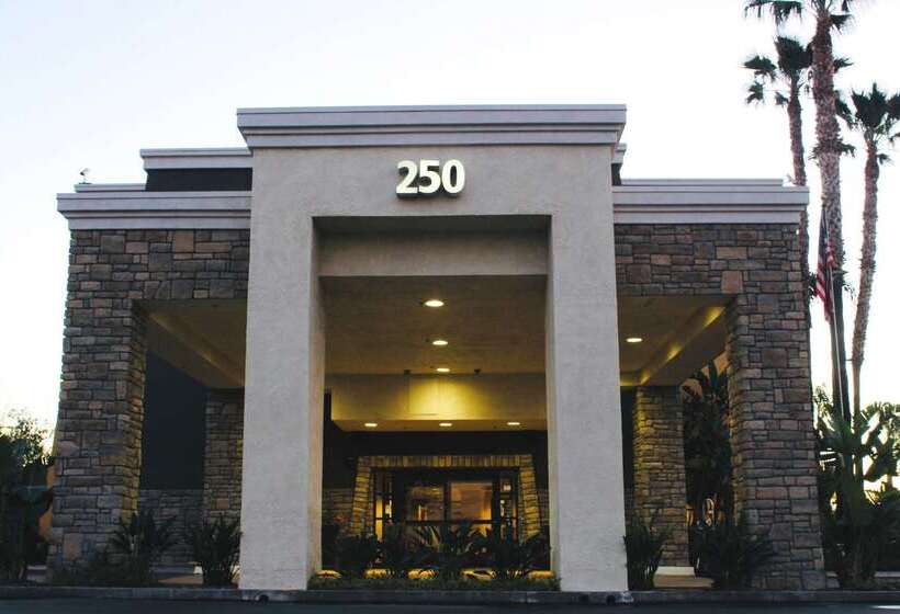 בית מלון כפרי Best Western Plus Arrowhead