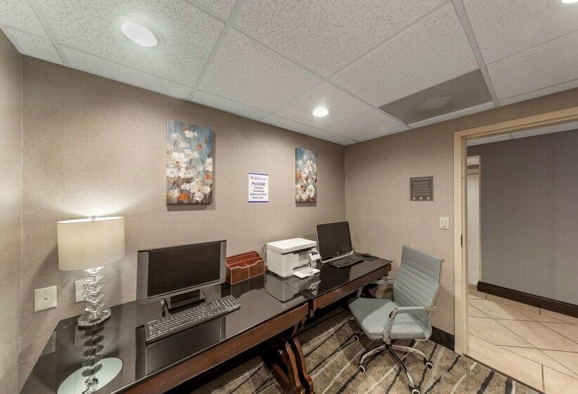 Best Western Plus Russellville Hotel & Suites