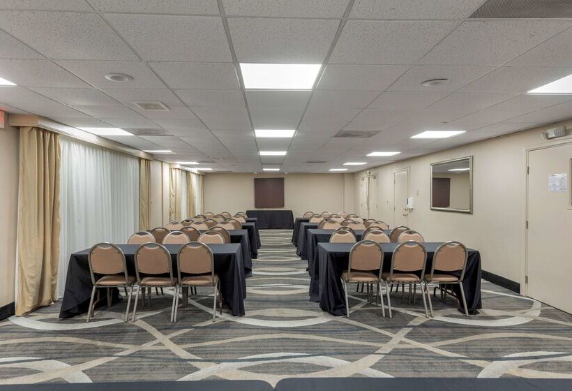 Best Western Plus Russellville Hotel & Suites