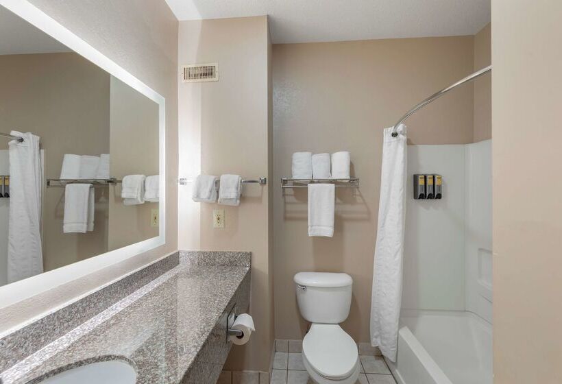 Best Western Plus Russellville Hotel & Suites